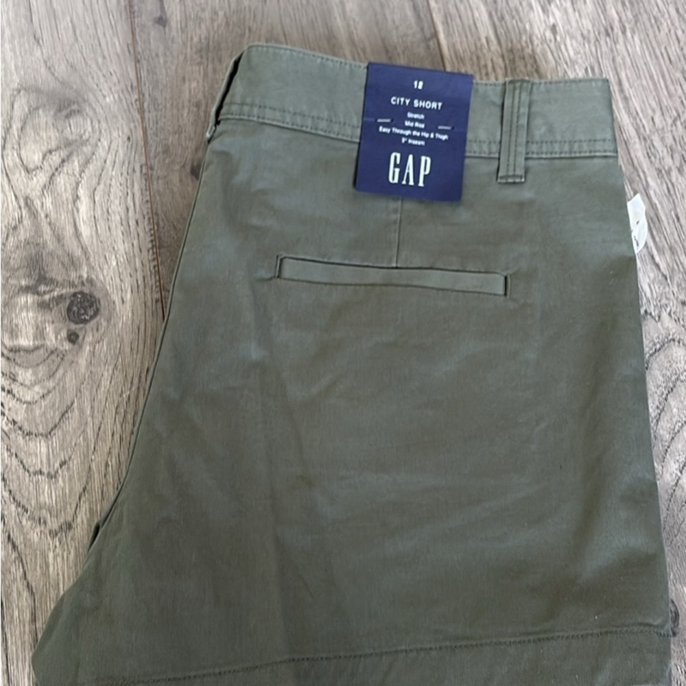 GAP Khaki Green City Shorts